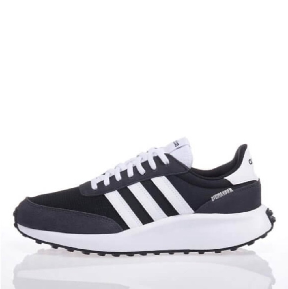 Brand New ADIDAS RUN 70s GX3090 BLACK - mens size 9